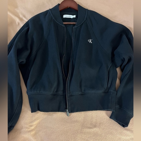Calvin Klein crop bomber jacket - Picture 3 of 10